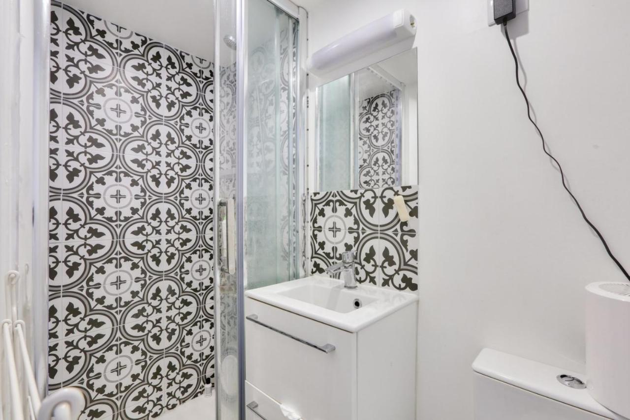 Super Studio In The 11Th District Apartment Paris Ngoại thất bức ảnh