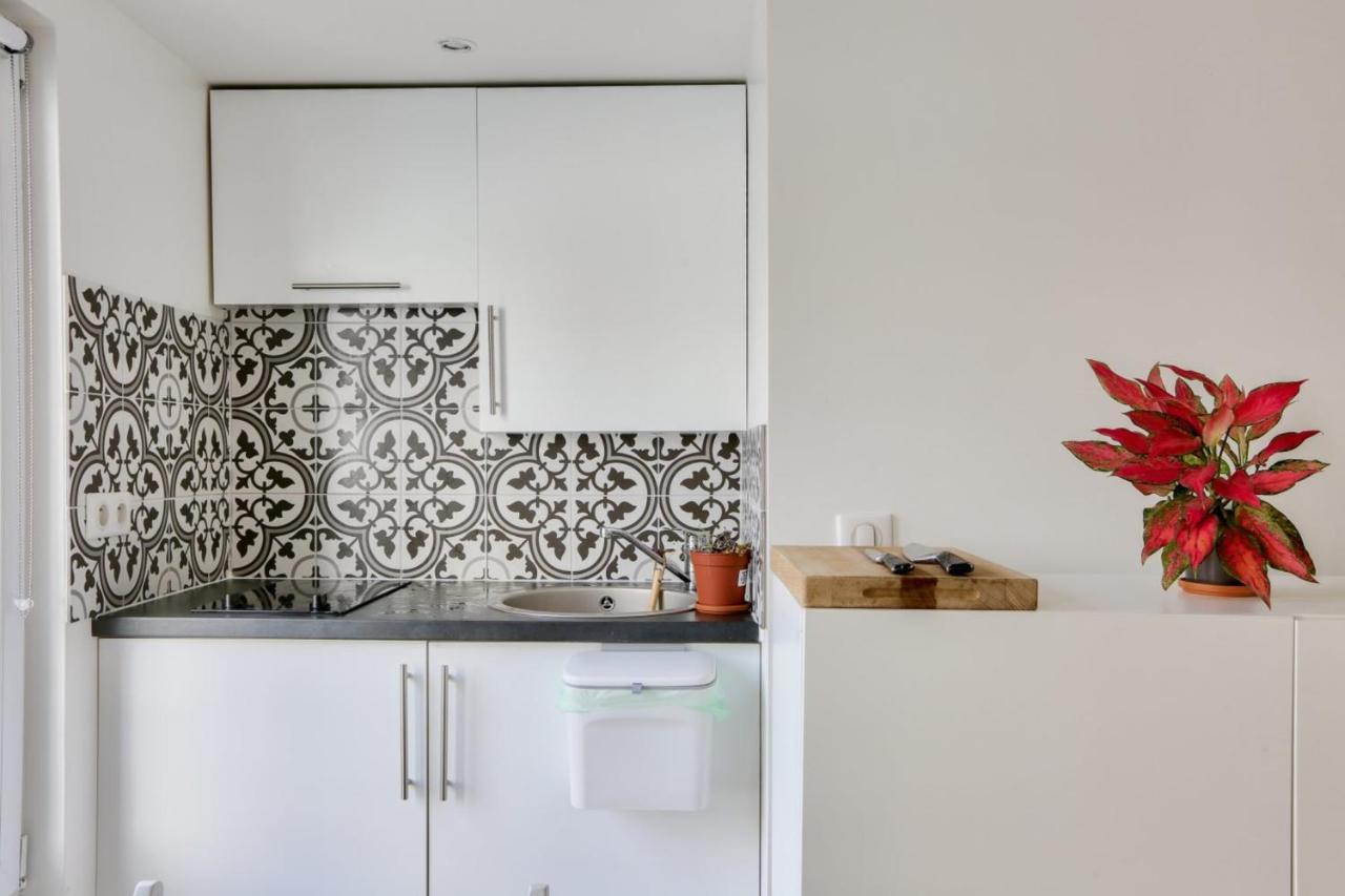Super Studio In The 11Th District Apartment Paris Ngoại thất bức ảnh