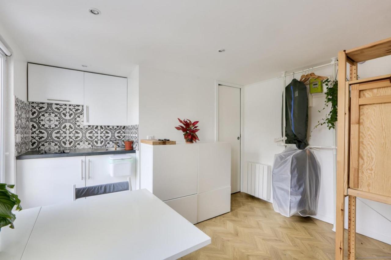 Super Studio In The 11Th District Apartment Paris Ngoại thất bức ảnh